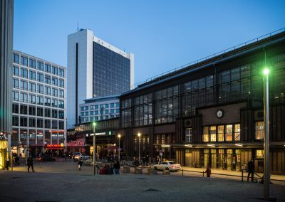 Bahnhof Friedrichstraße und Japanisches Handelszentrum